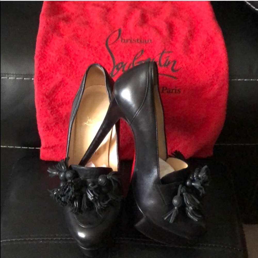 Christian Louboutin Cute Tasselled Black Pumps - Picture 2 of 8